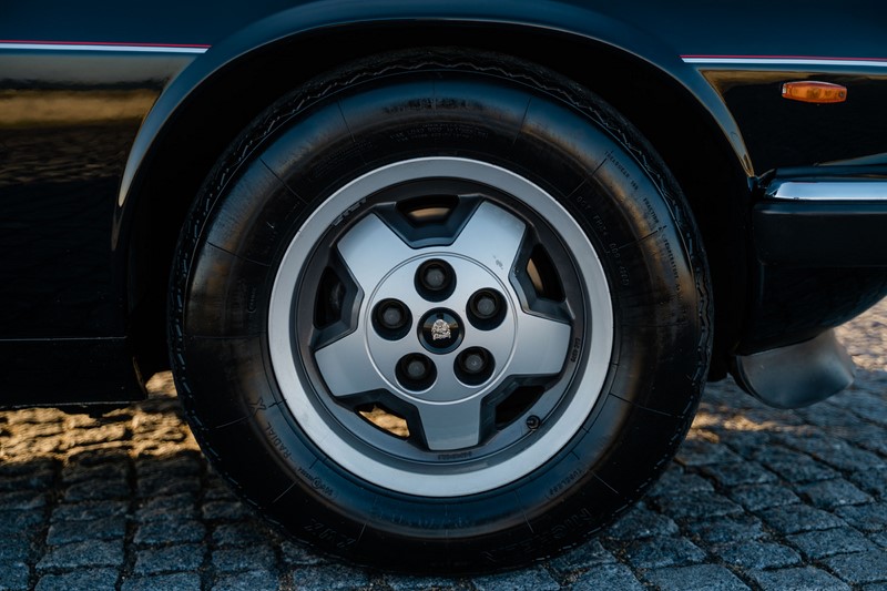 1988 Jaguar XJ-SC V12 295HP